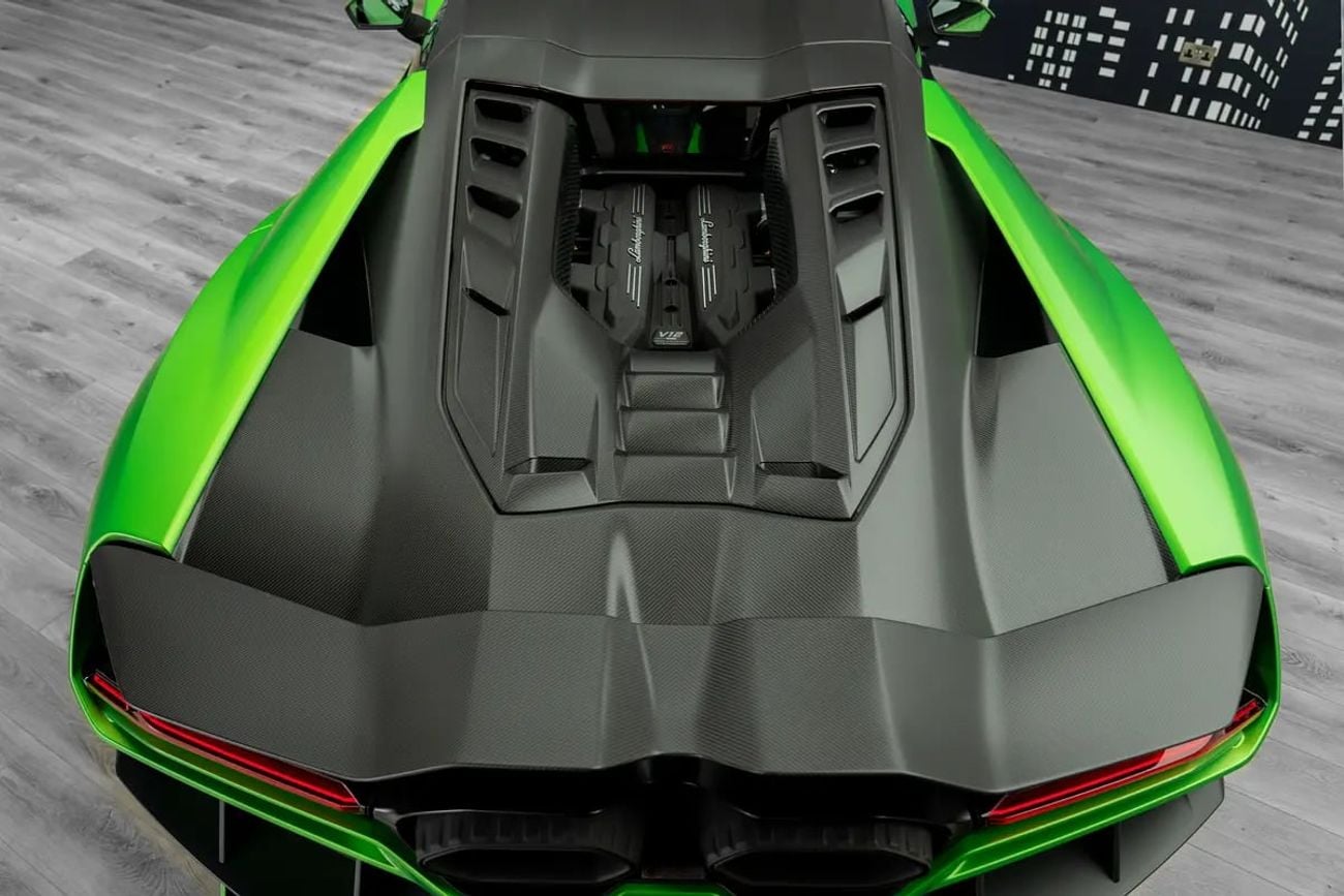 Lamborghini Revuelto 6.5L V12 Hybrid LAMBORGHINI | REVUELTO | FULL CARBON | GCC SPECS DEALER WARRANTY + SERVICE CONTRAC