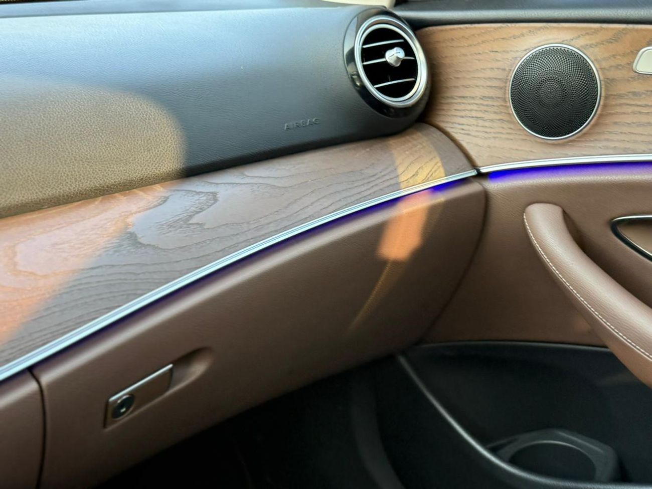 مرسيدس بنز E200 EL1 2.0L