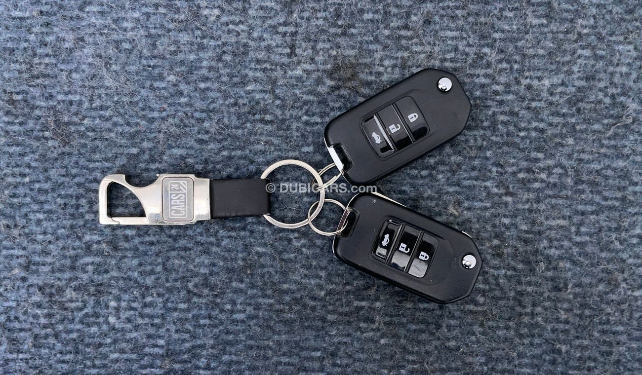 هوندا سيفيك DX 1.6 | بدون دفعة مقدمة | اختبار قيادة مجاني للمنزل