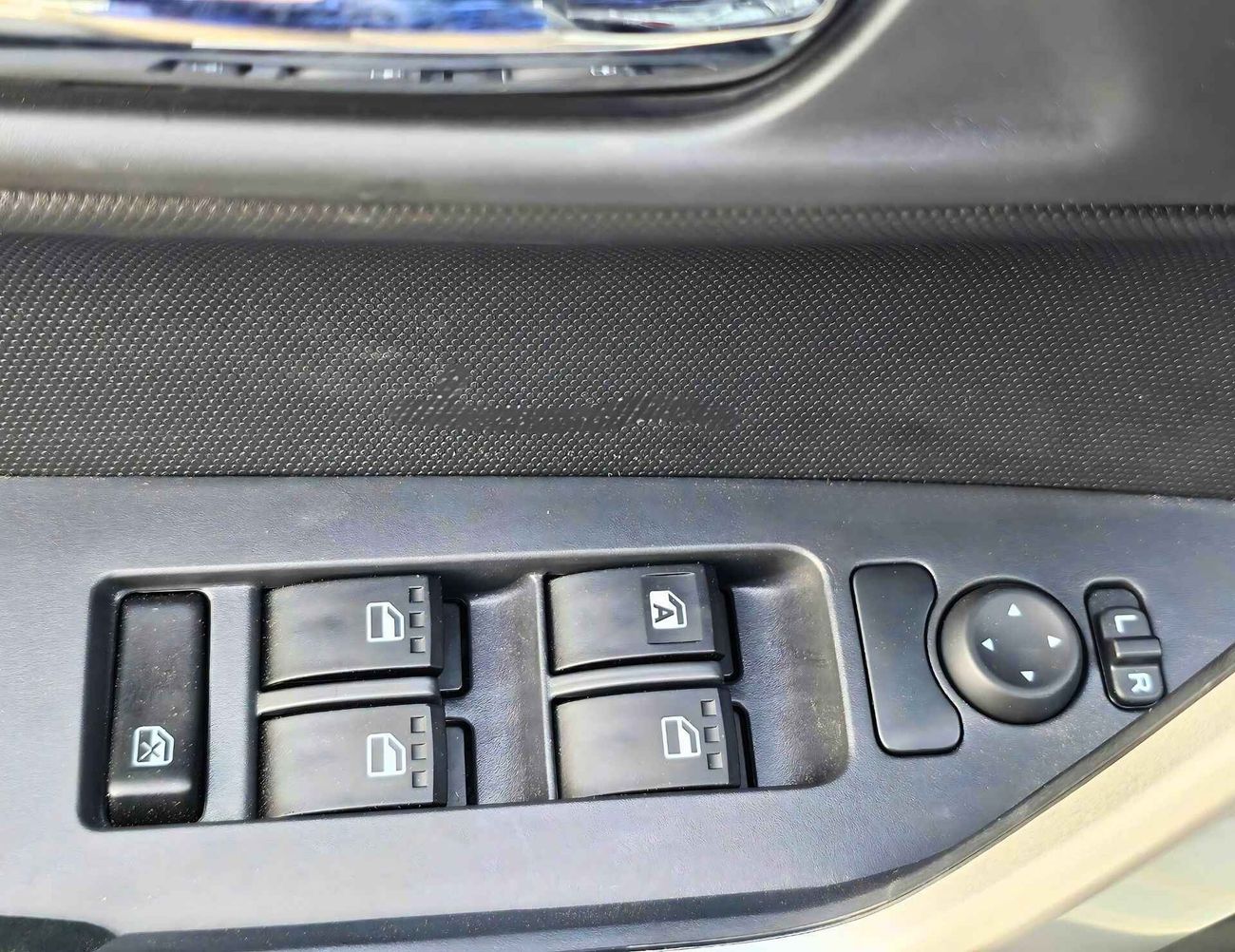 Toyota Raize G TURBO / 1.0L Petrol, Alloy Rims, DVD, 2023 MY