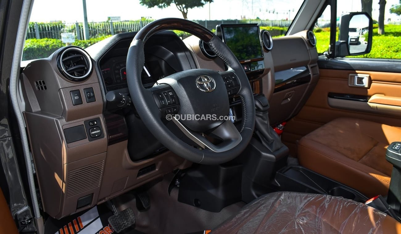 Toyota Land Cruiser Pick Up LX 4.0L V6 Petrol Single Cabin Auto transmission