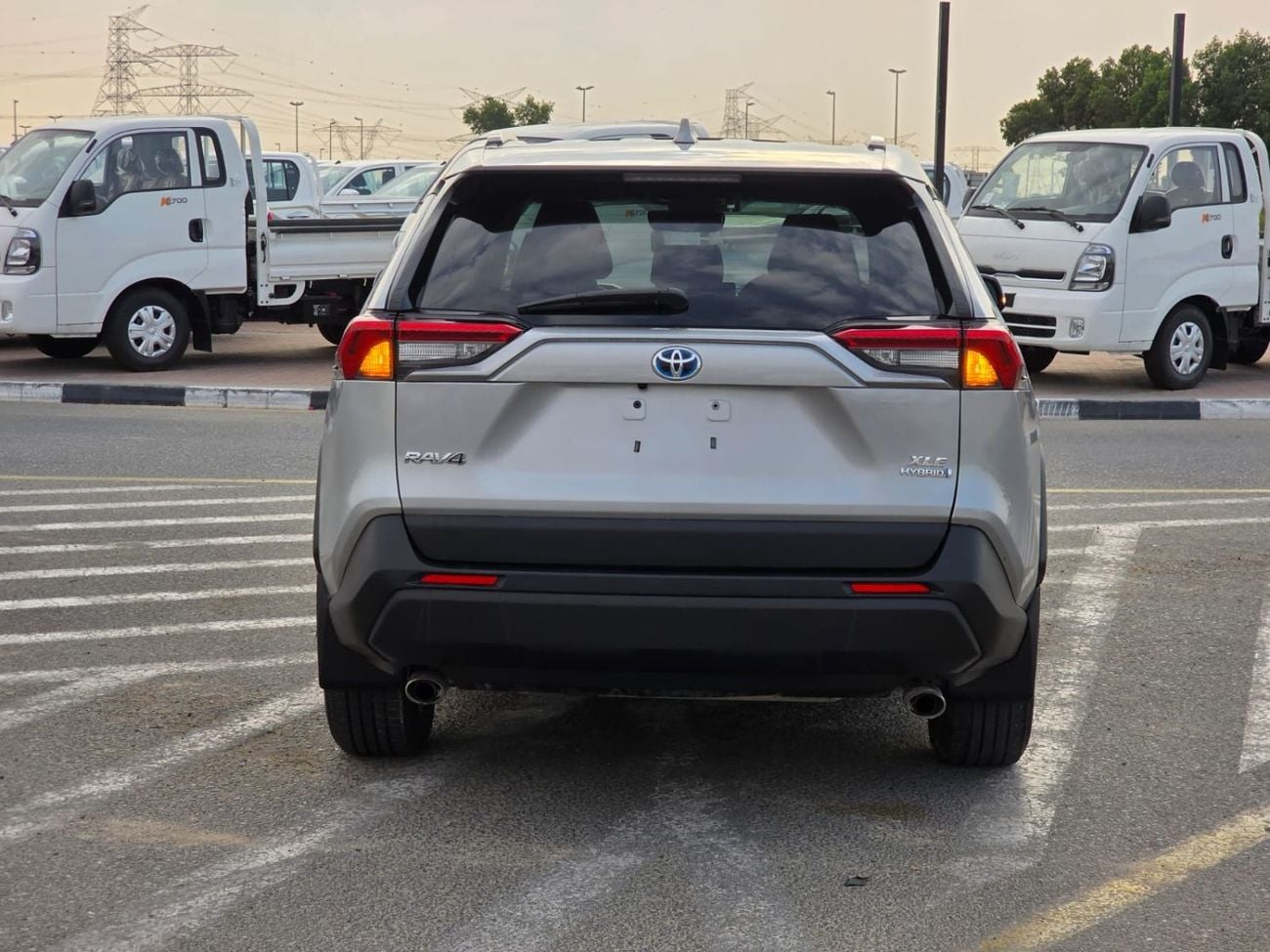 تويوتا راف ٤ 2.5L XLE Hybrid