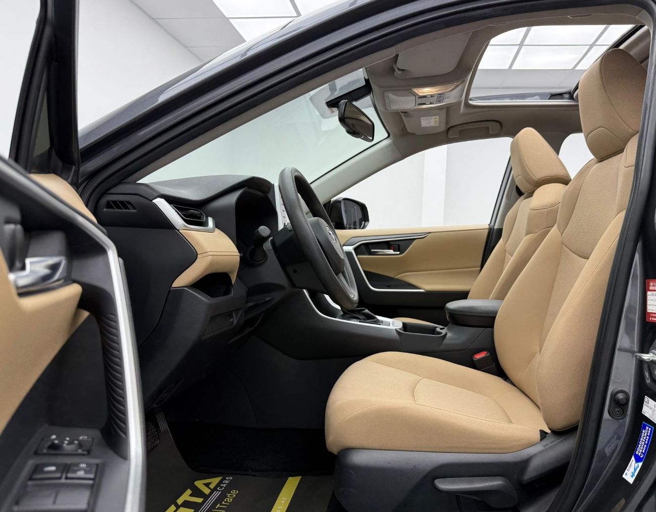 Toyota RAV4 VX 2.5L 2022 Toyota Rav4 VX, 2025 Toyota Warranty, Full Toyota Service History, Low Km, GCC