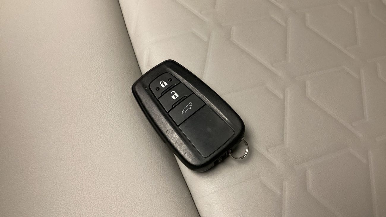 تويوتا راف ٤ 2.5 ADVENTURE 4WD AUTO | شامل الضمان | 0 ﺪﻔﻋﺓ ﺃﻮﻟﻯ