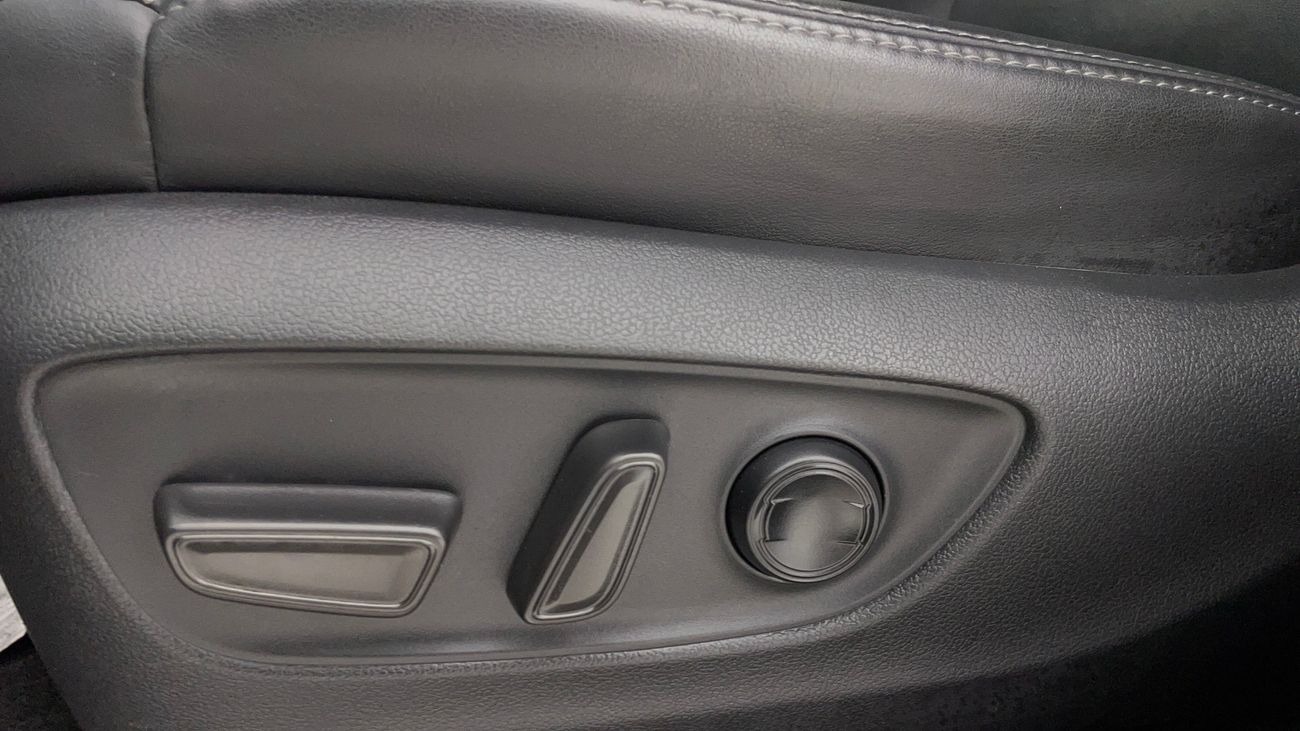 تويوتا لاند كروزر GXR 4 | بدون دفعة مقدمة | اختبار القيادة في المنزل