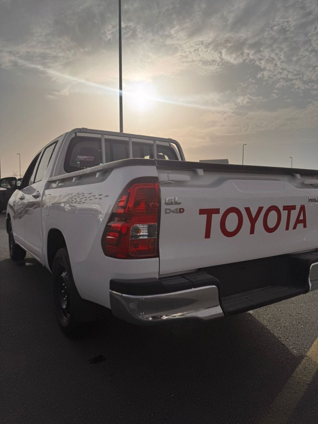تويوتا هيلوكس TOYOTA HILUX 2.4L DIESEL D/C 2026 MODEL GCC SPECS EXPORT PRICE