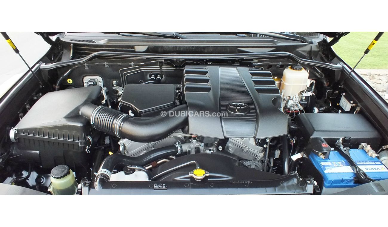 Toyota Land Cruiser GXR V6