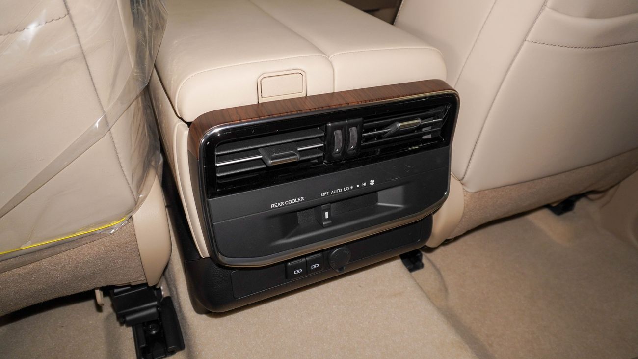 Toyota Land Cruiser GXR 3.5 L Twin Turbo V6