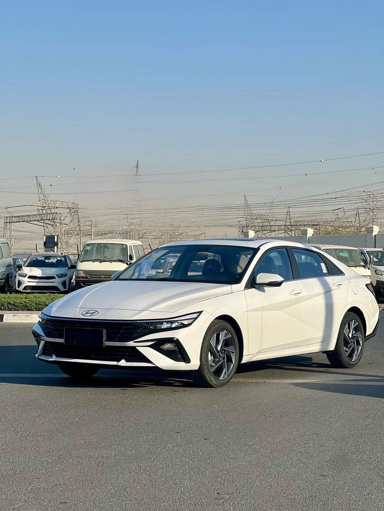 Hyundai Elantra GLS SMART 2025 Hyundai Elantra 1.5L - China - Brand New