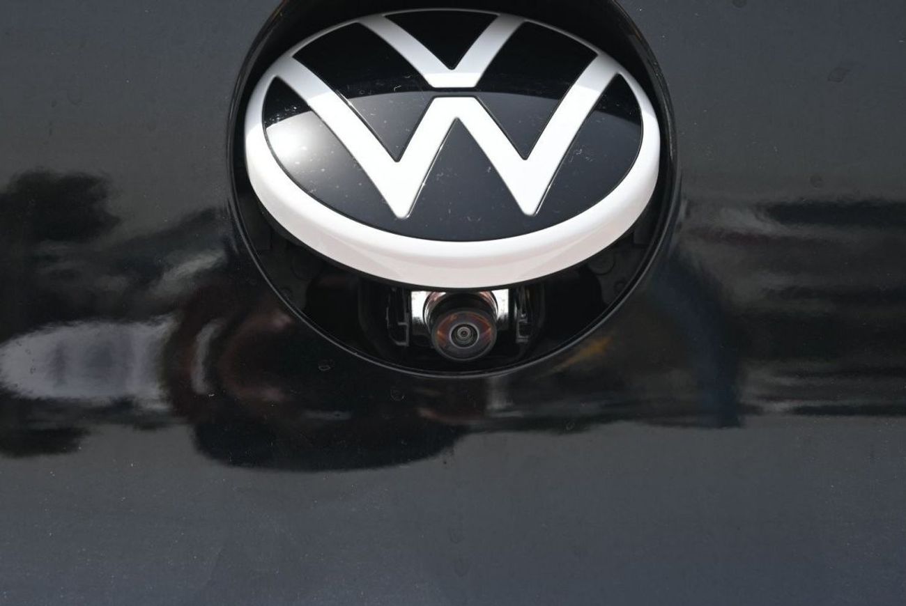 فولكس واجن ID.3 Volkswagen ID 3 PRO, FWD, 5 Doors Electric Engine, 20 inch Alloy wheels, Close Panoramic Roof, Heads