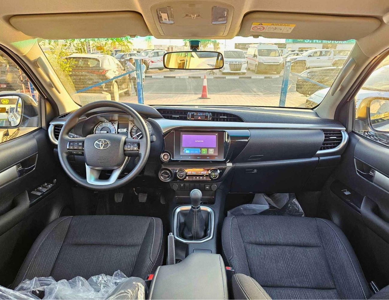 تويوتا هيلوكس SR5 WIDE BODY / 2.4L V4 DIESEL M/T / DVD CAMERA / PUSH START / FULL OPTION (CODE # HDMH2)