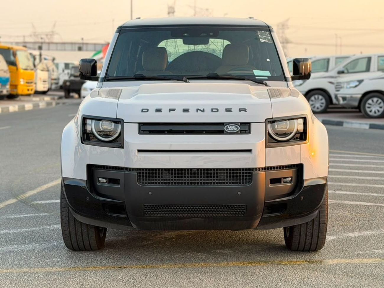 لاند روفر ديفندر 110 HSE P400