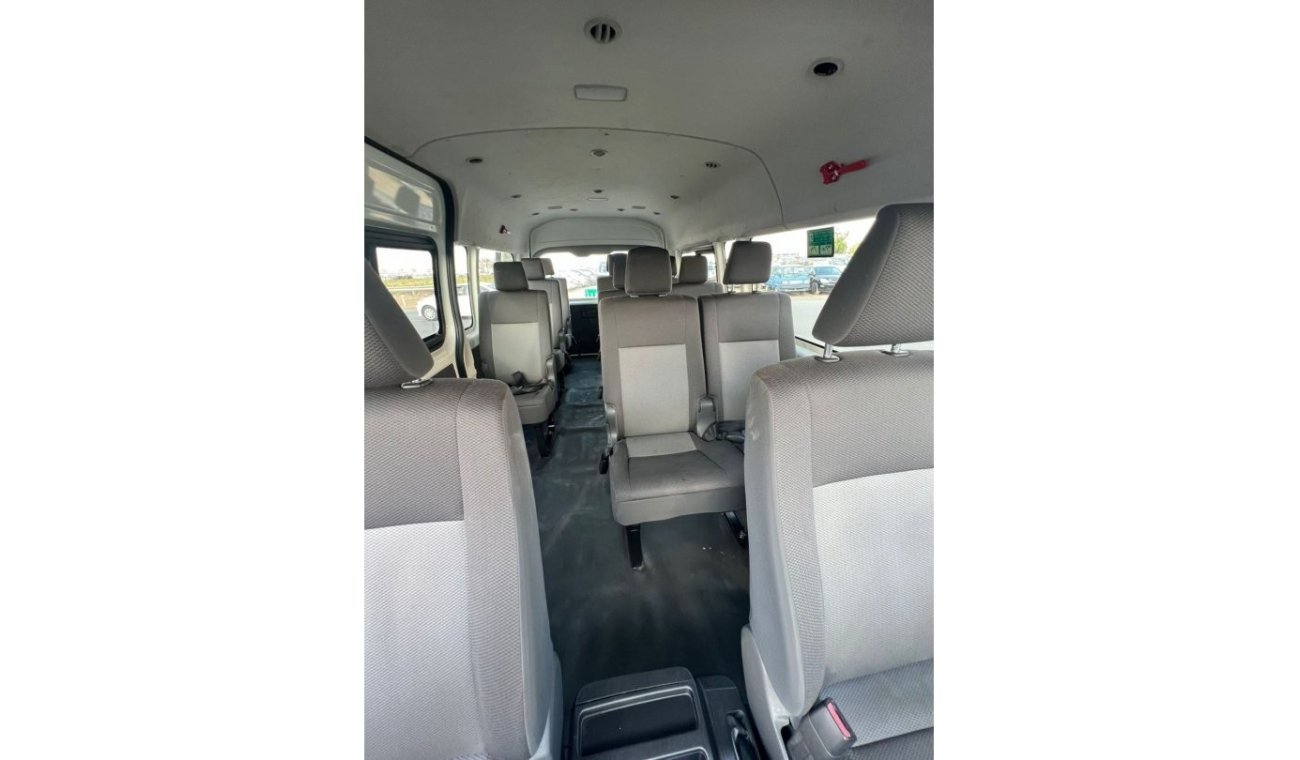 Toyota Hiace 2019 TOYOTA HIACE PETROL V6- GCC