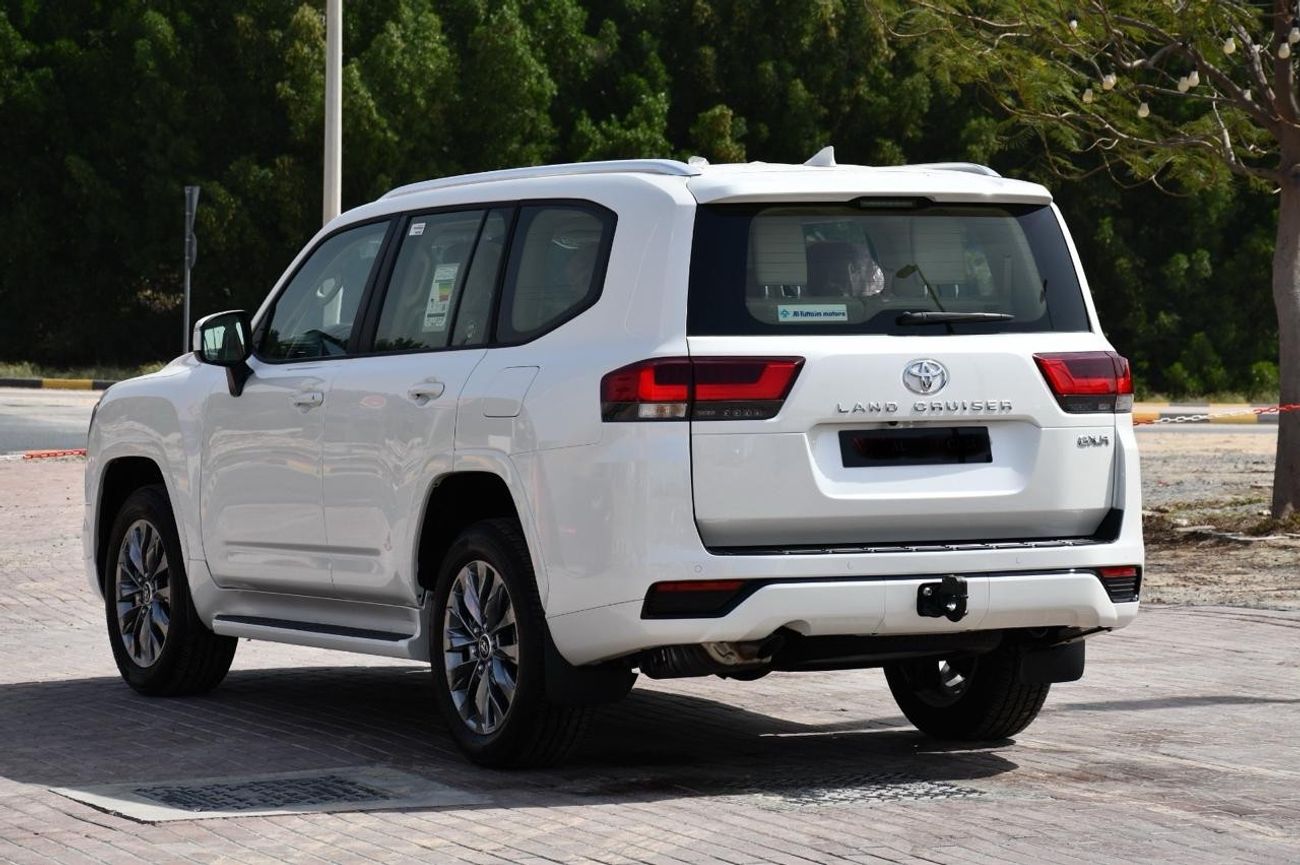 Toyota Land Cruiser Land Cruiser GXR 2024 whie/beige