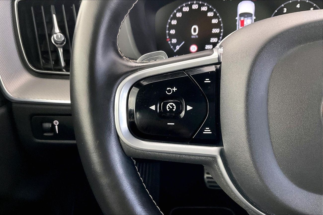 كاديلاك XT6 Premium Luxury | شامل الضمان | 0 ﺪﻔﻋﺓ ﺃﻮﻟﻯ