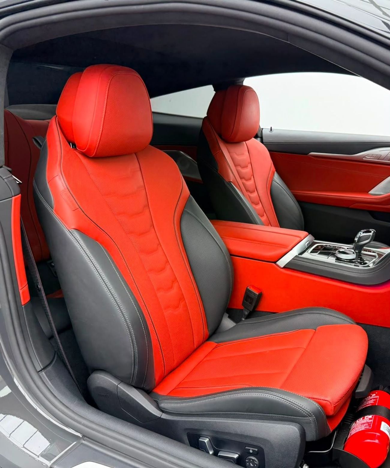 BMW M850i xDrive 2024 BMW M850i xDrive Carbon Package, 2028 BMW Warranty + Service Pack, Very Low Km, GCC