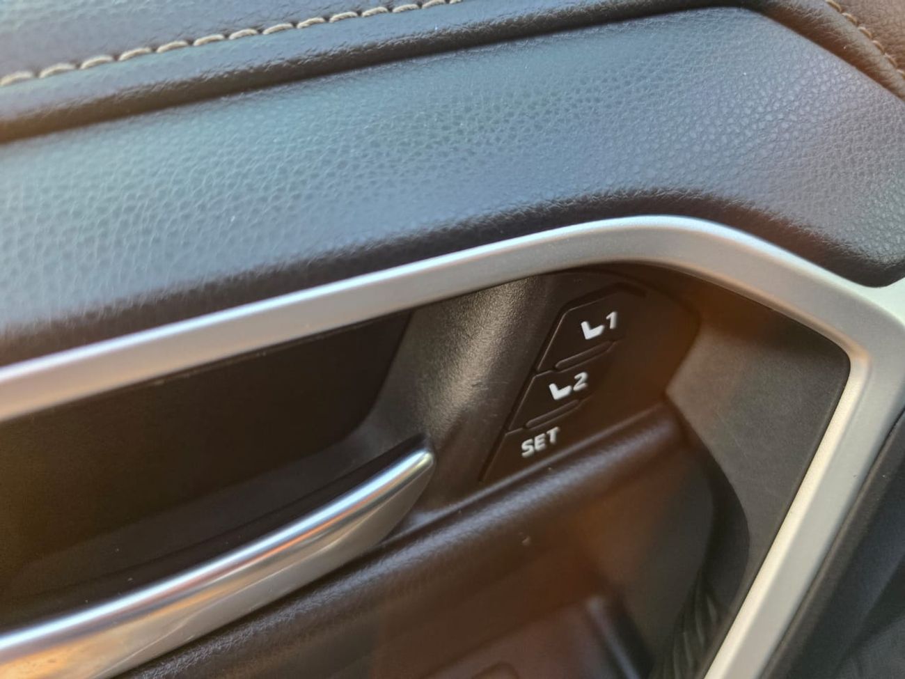 تويوتا راف ٤ 2.5L Limited Hybrid