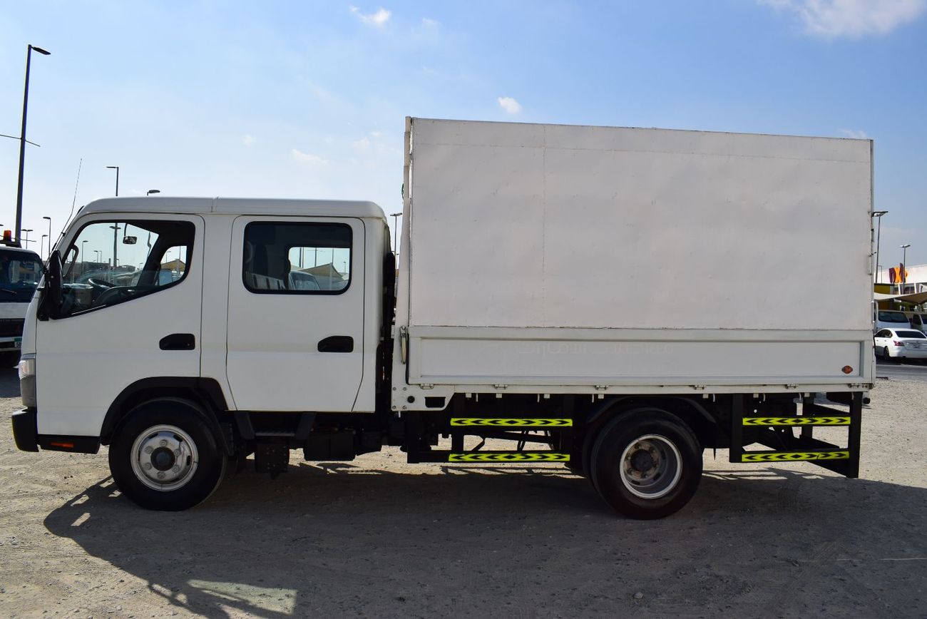 ميتسوبيشي فوسو كانتير Mitsubishi Canter D/C Pick Up, model:2017. Only Done 38000 km