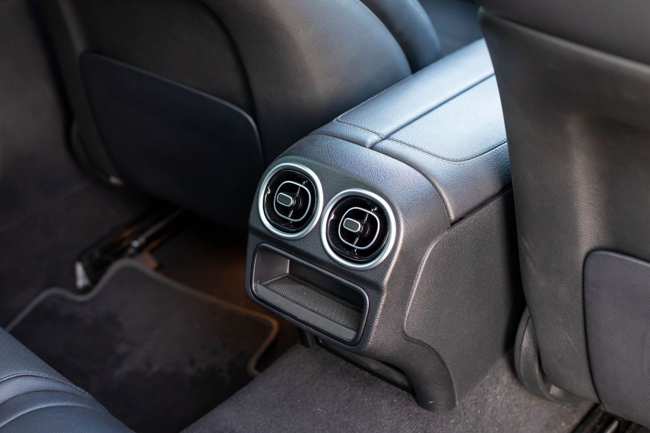 مرسيدس بنز C 300 Base