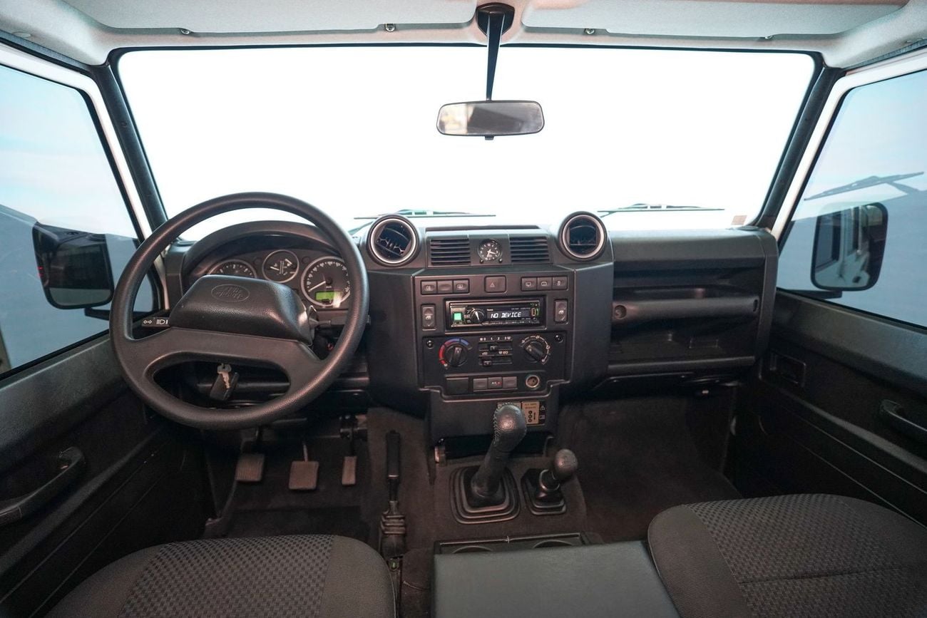 Land Rover Defender 2.2L DIESEL