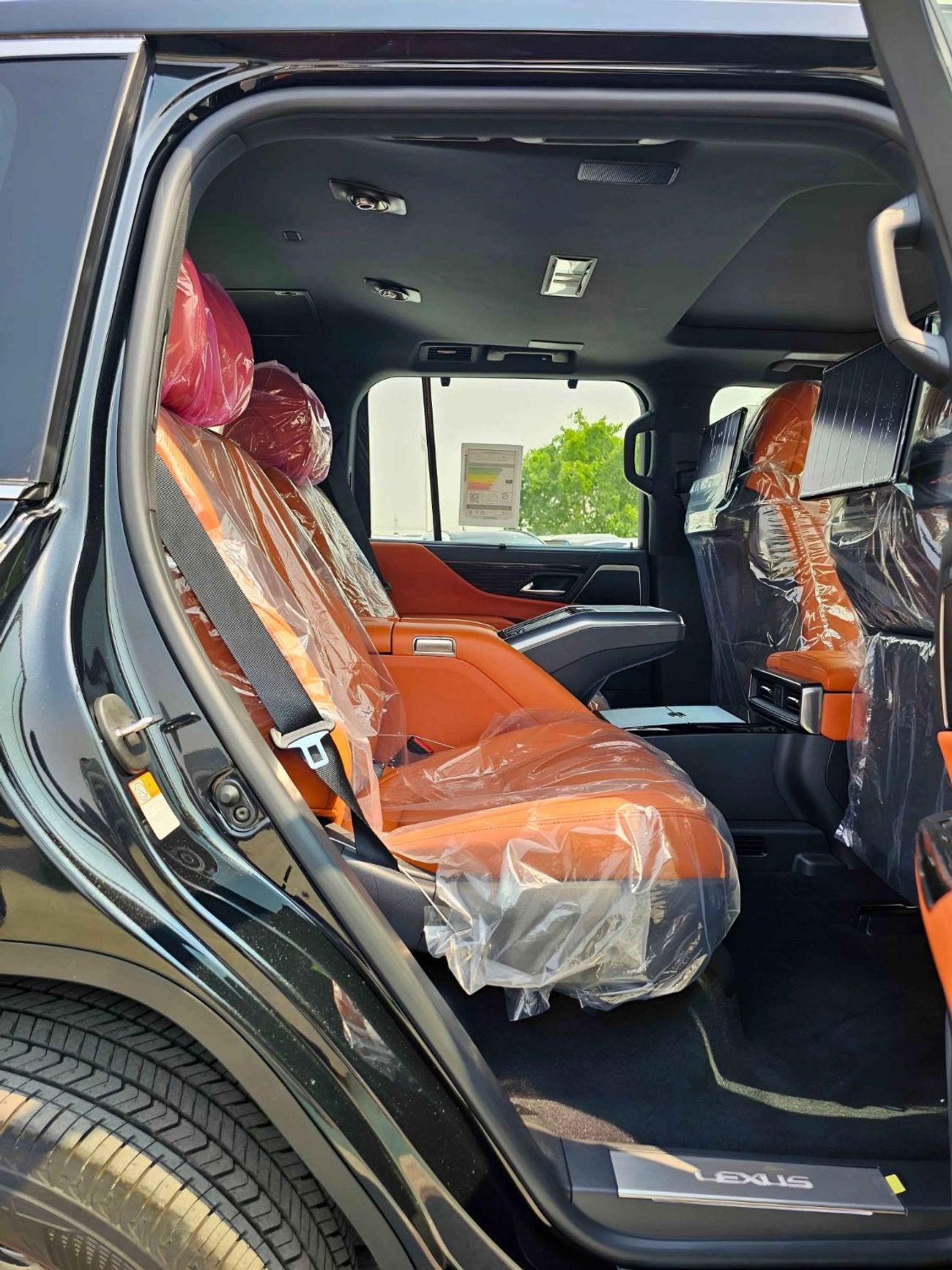 Lexus LX 700h HYBRID/ VIP SEATS FULL OPTION/ PETROL AT 3.5L V6 4WD/CODE#LX7HV