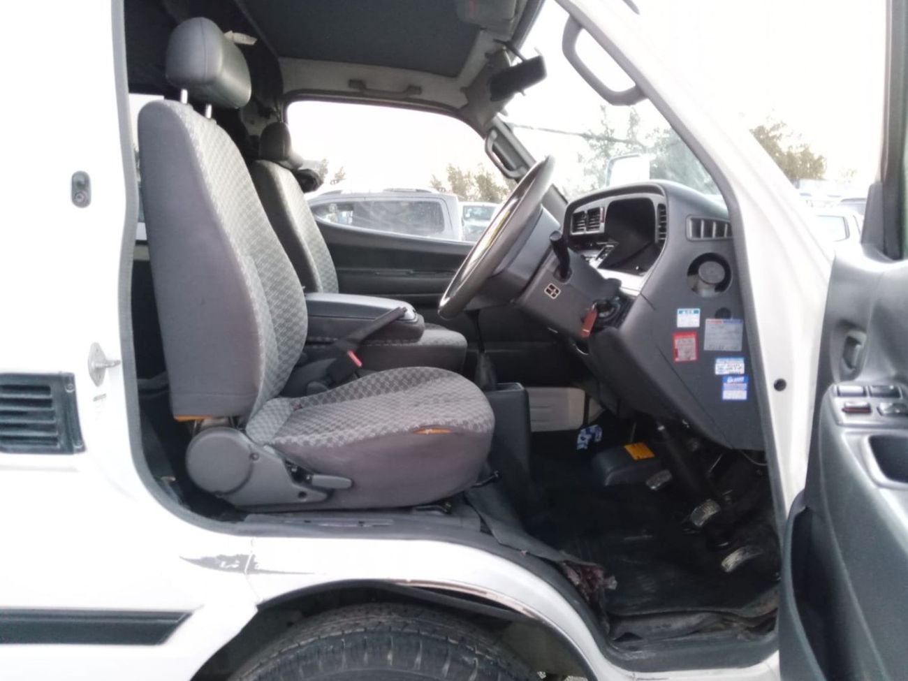 Toyota Hiace TOYOTA HIACE RIGHT HAND DRIVE (PM1152)