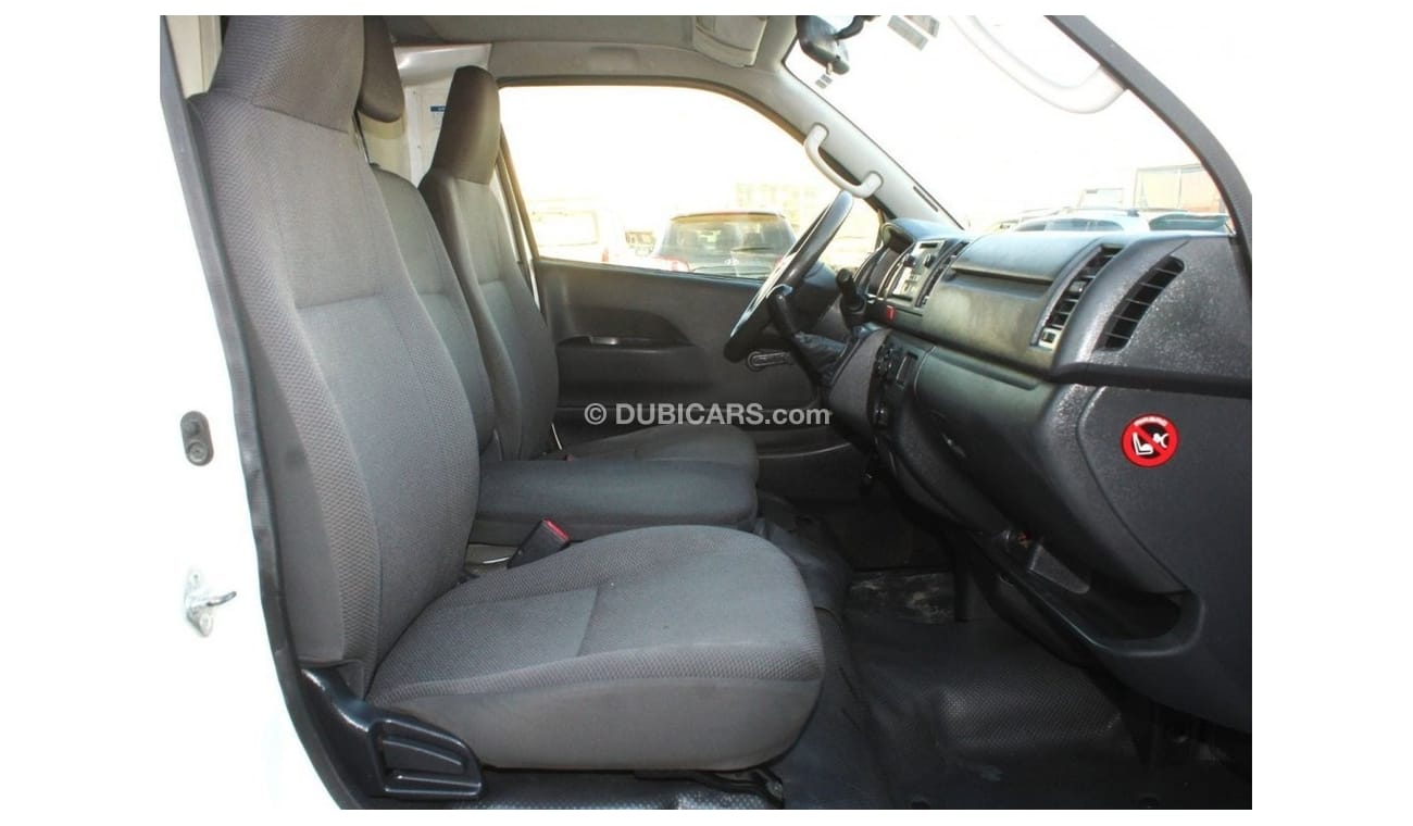 تويوتا هاياس تويوتا هايس 2017 خليجي ثلاجة  بحالة ممتازة بدون حوادث