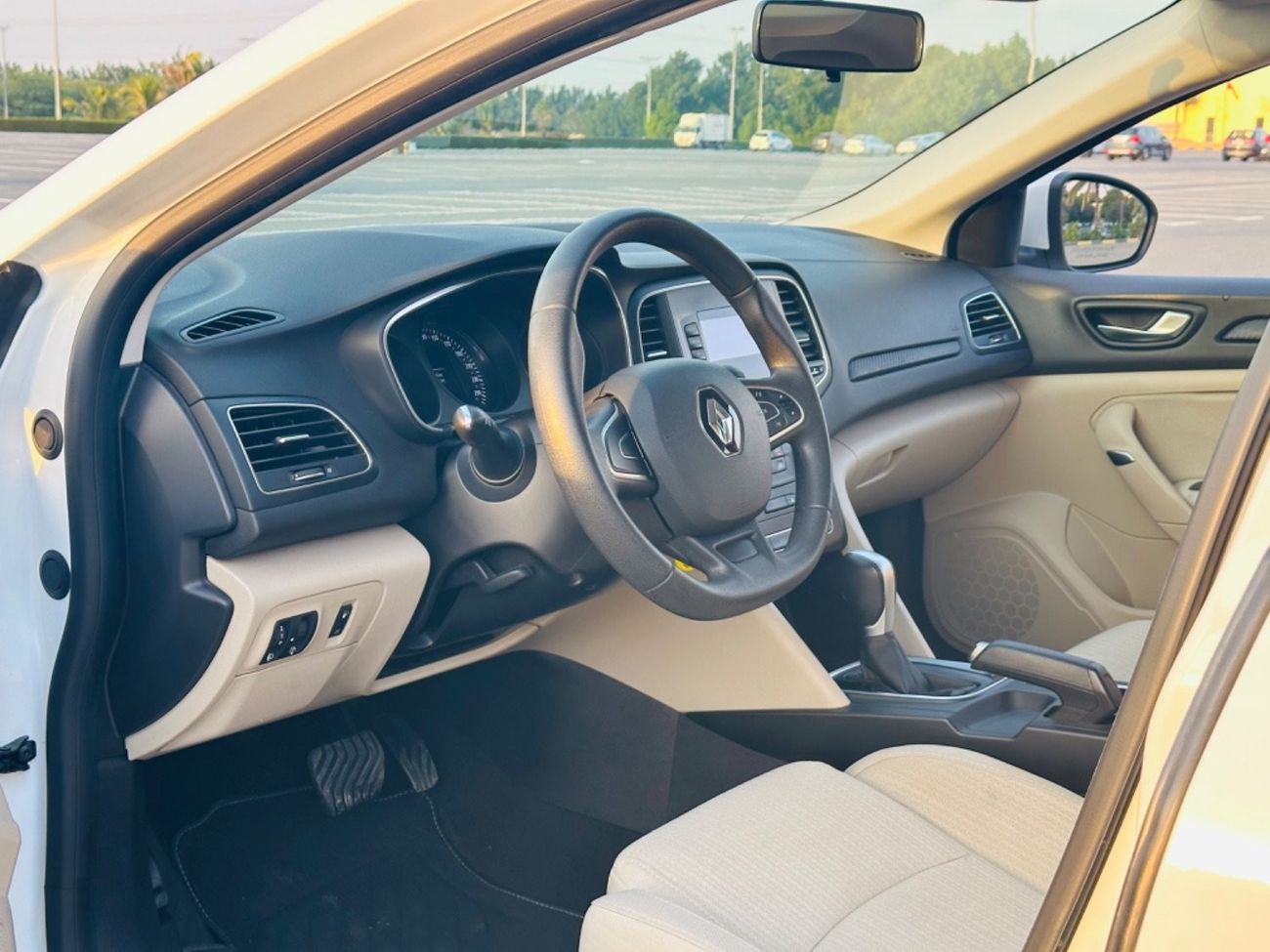 Renault Megane LE RENAULT MEGAN MODEL 2020 GCC SPACE