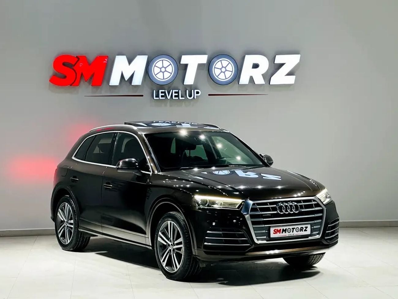 أودي Q5 45 TFSI Quattro Design 2.0L