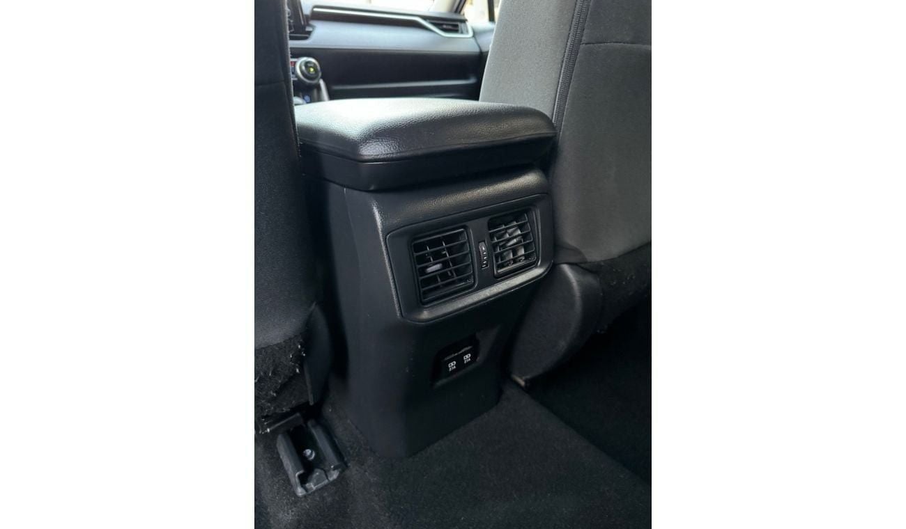Toyota RAV4 2020 XLE PUSH START 4x4 US SPEC