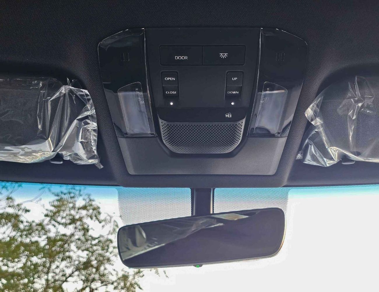 تويوتا برادو ADVENTURE TURBO /2.8L V4 DIESEL/DRIVER POWER SEAT WITH LEATHER/DVD+CAMERA/COOL BOX (CODE#P28ADV3)