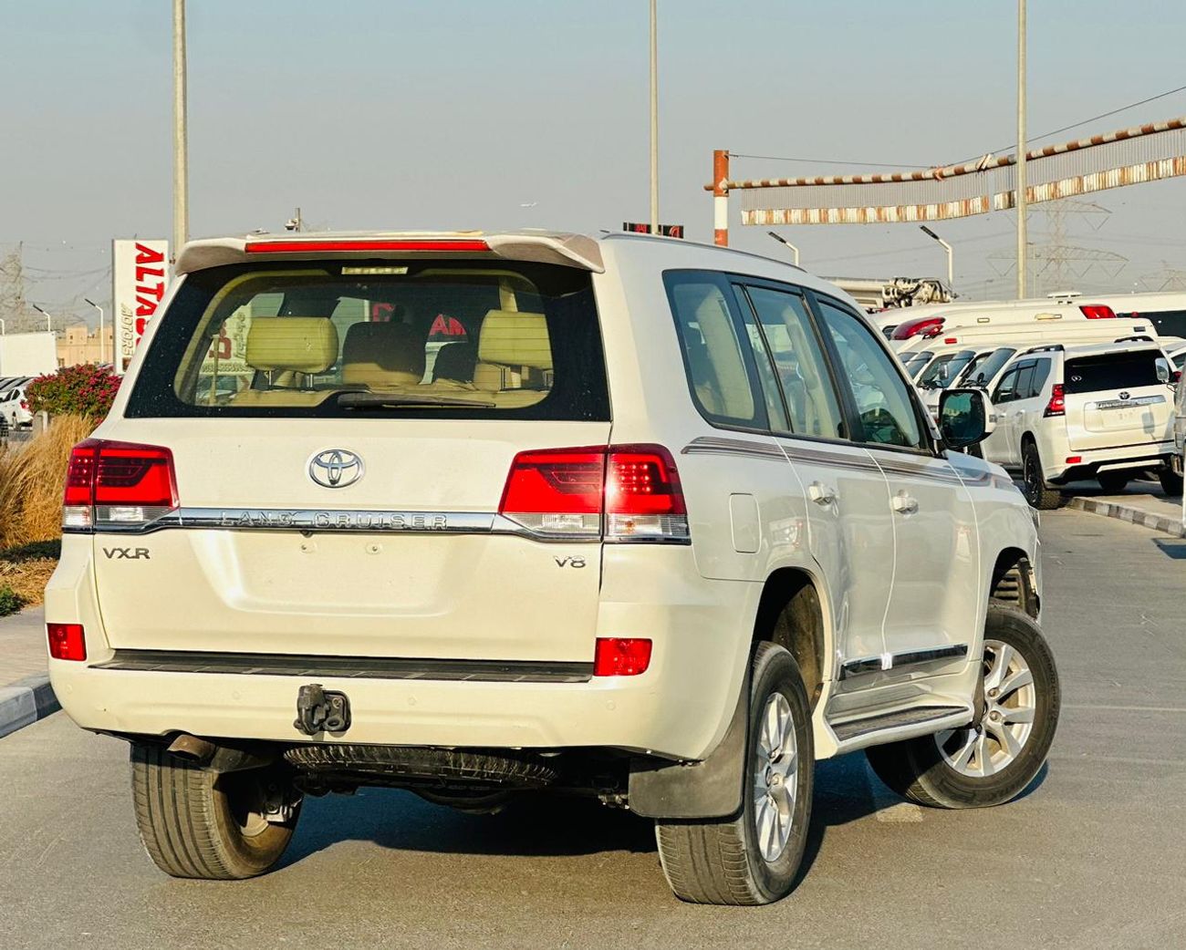 تويوتا لاند كروزر VXR+ 5.7L