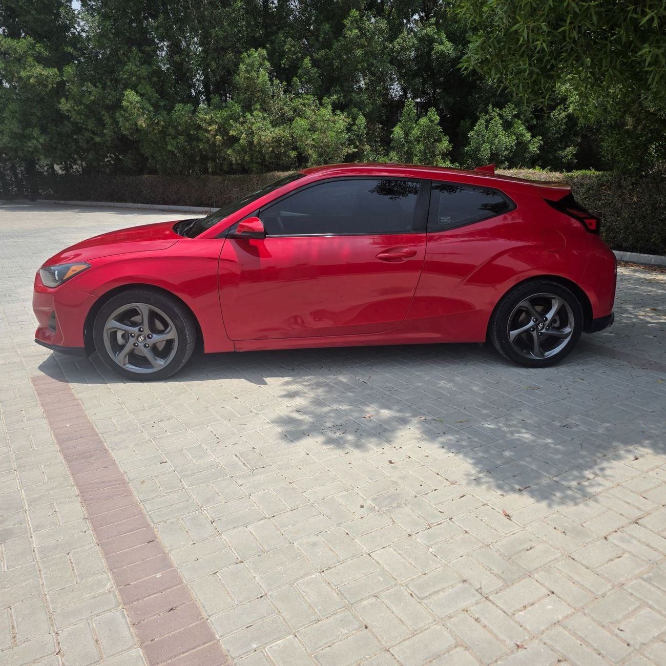 Hyundai Veloster GLS MID