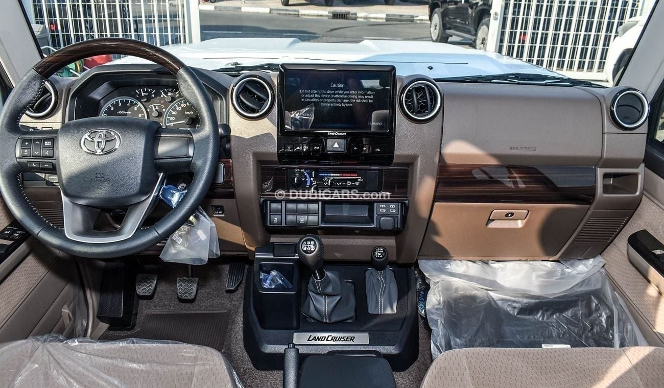 Toyota Land Cruiser 70 LX10 LC76 4.0l Petrol Manual 2024 Alloy wheels Coolbox DVD Chrome Bumper