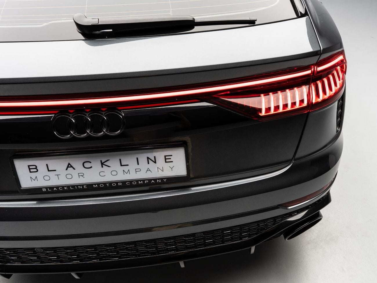 أودي RSQ8 BUY NOW, PAY 2027 | THE BLACKLINE STANDARD | 2031 Audi Warranty & Service Contract, GCC, Low KM's