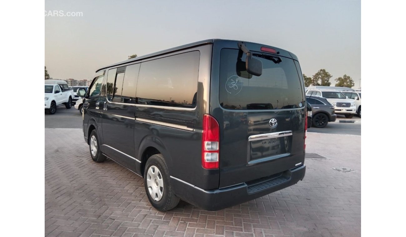 تويوتا هاياس TOYOTA HIACE VAN RIGHT HAND DRIVE (PM1416)