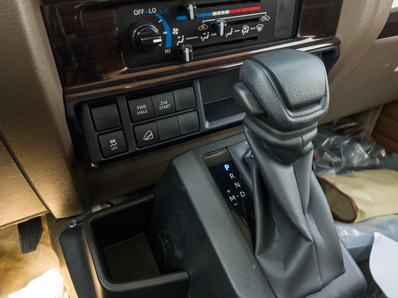 تويوتا لاند كروزر بيك آب EXPORT ONLY - LC 79 D/C LX-Z A/T