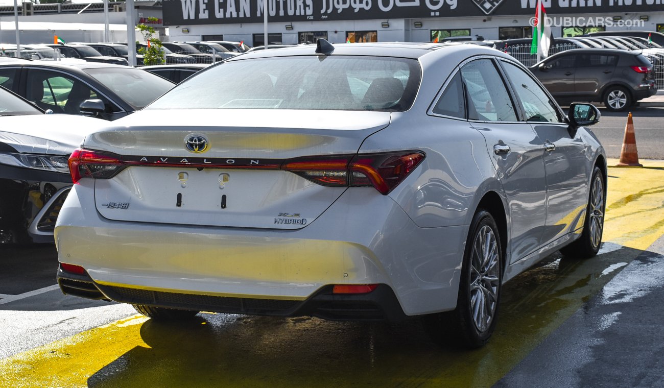 تويوتا أفالون XLE 2.5L Hybrid