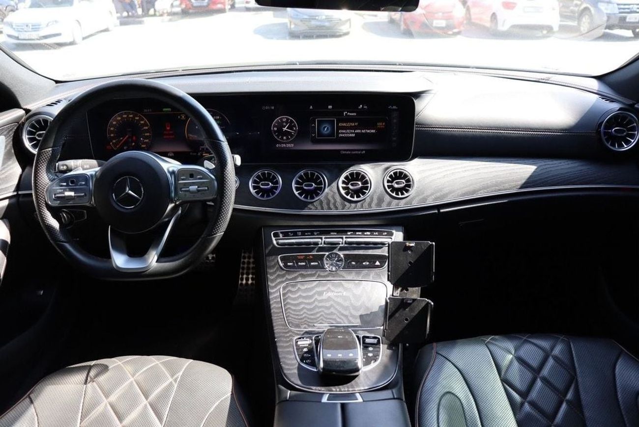 Mercedes-Benz CLS 320 Mercedes-Benz CLS 350 / 2019 / GCC / Full Option/ Full Service History