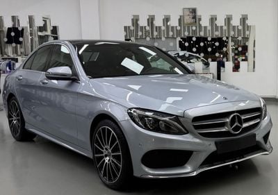 Mercedes Benz C200 AVANTGARDE GCC.. Perfect Condition .. Panoramic