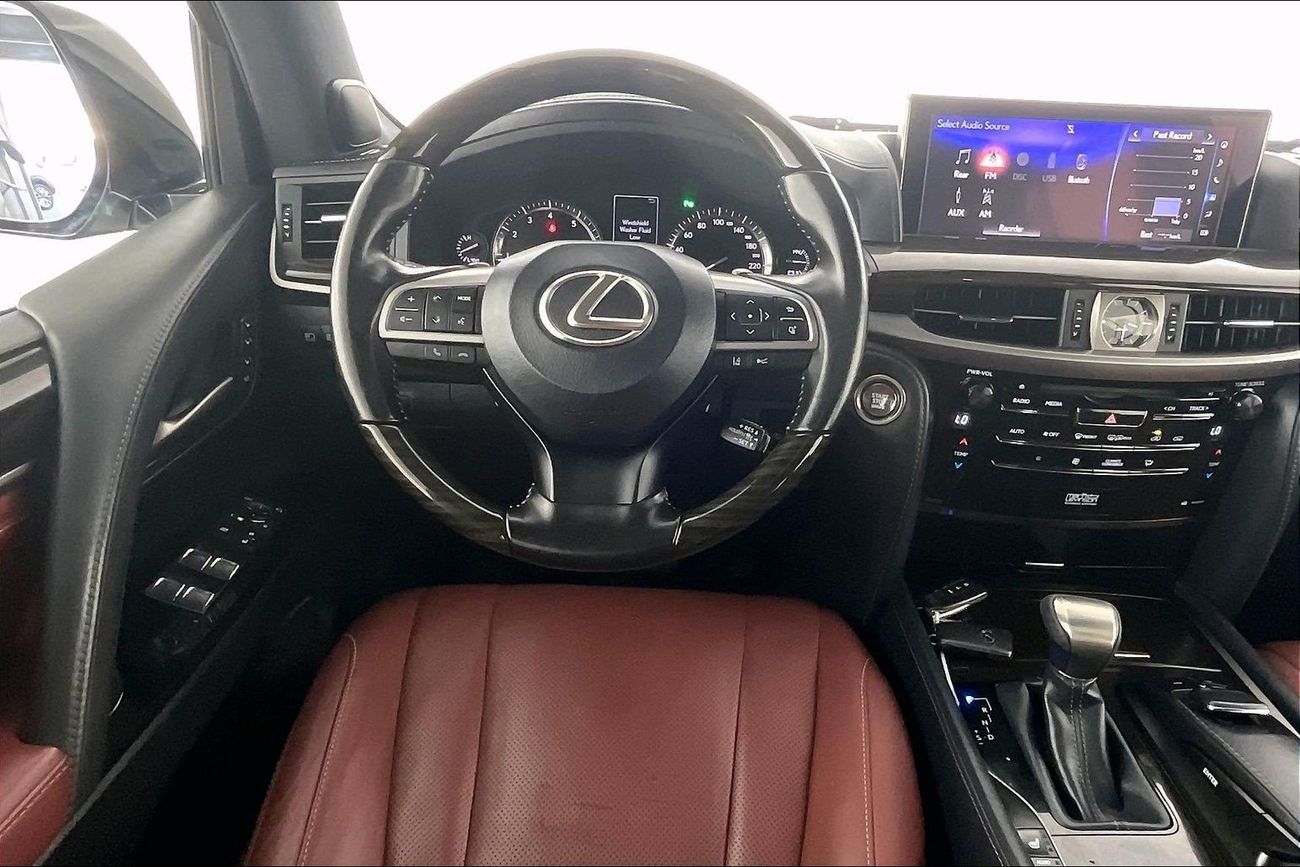 لكزس LX 570 Platinum | شامل الضمان | 0 ﺪﻔﻋﺓ ﺃﻮﻟﻯ