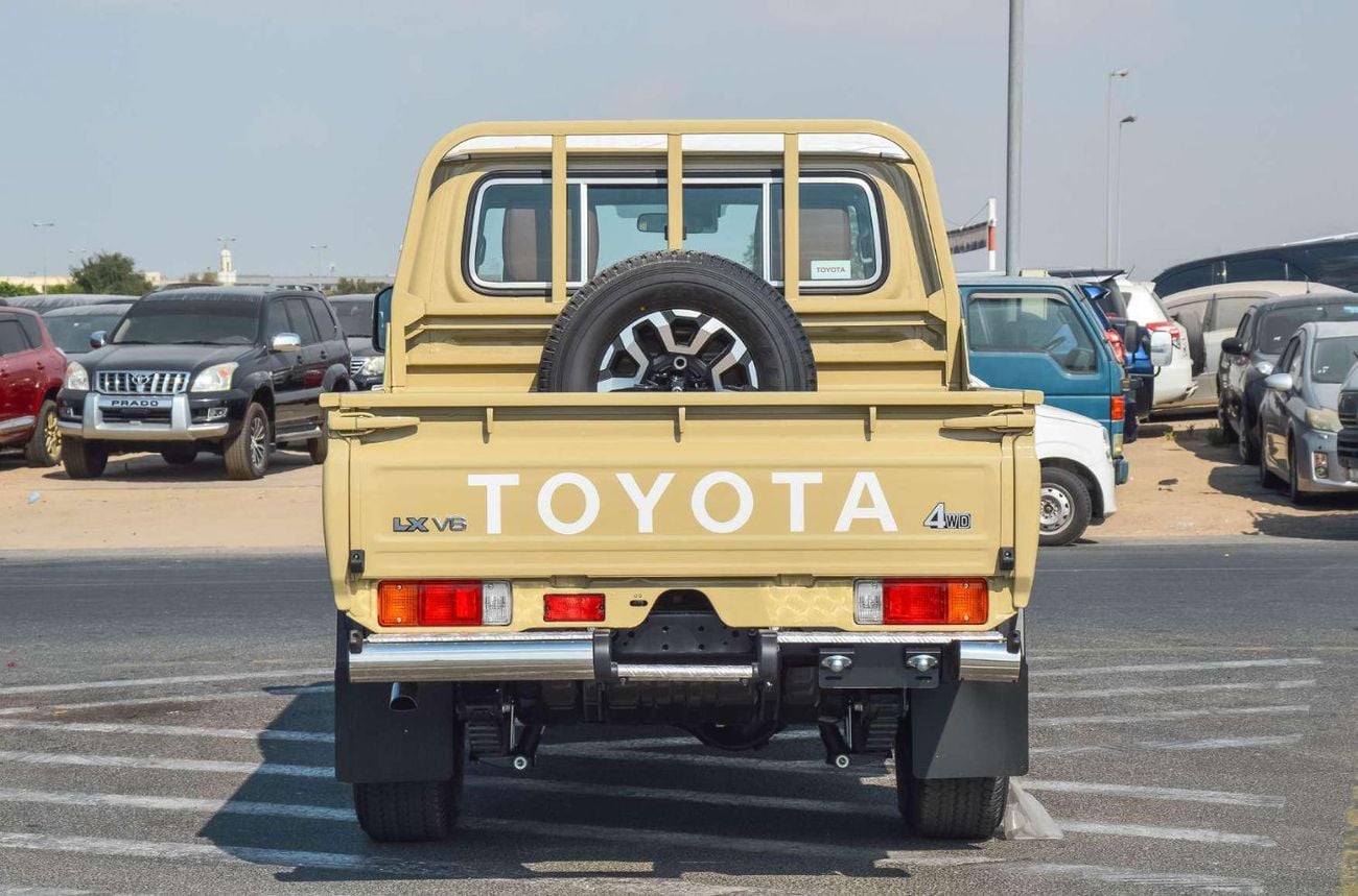 تويوتا لاند كروزر بيك آب TOYTOA LAND CRUISER 79 4.0L 4WD AT DC PICKUP 2025
