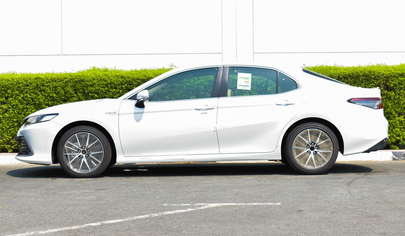 Toyota Camry Hybrid GLE 2.5L | For Export Only