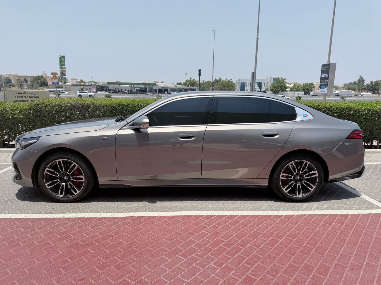 BMW 530Li STD (NON GCC)