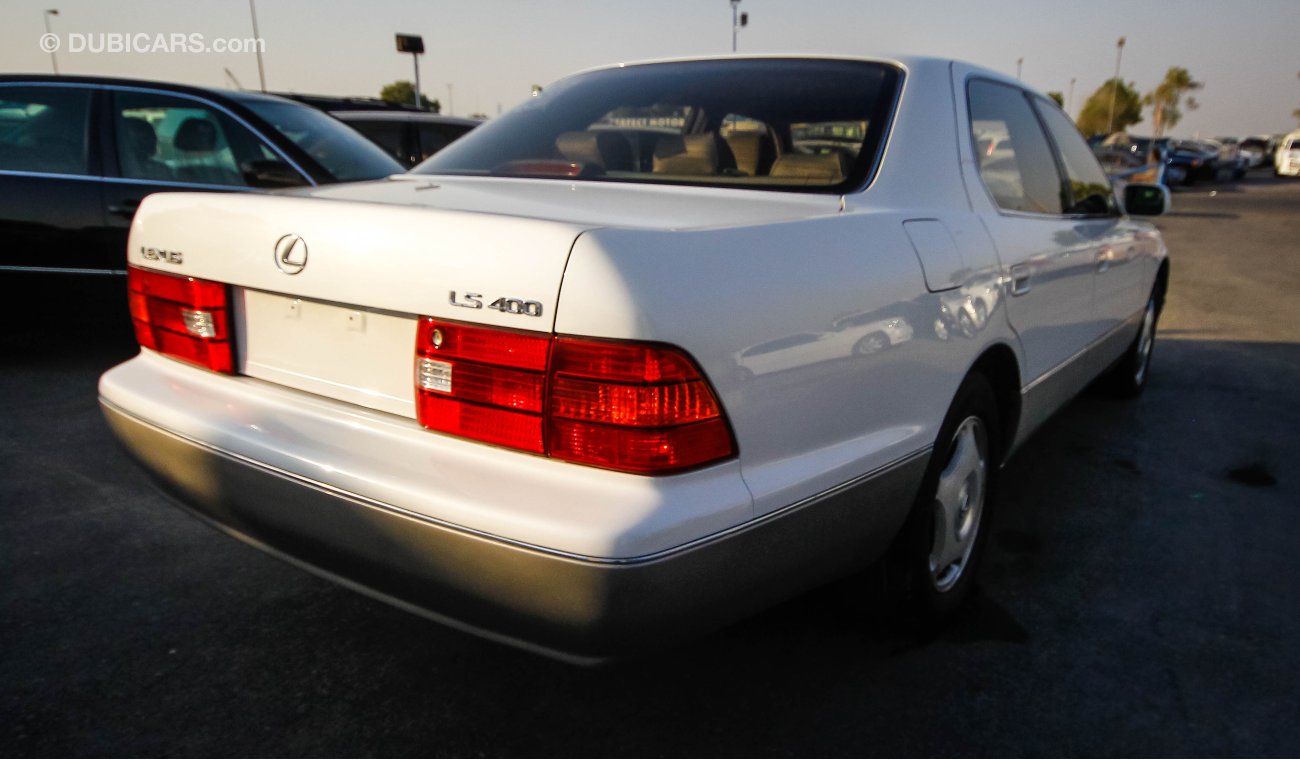 لكزس LS 400