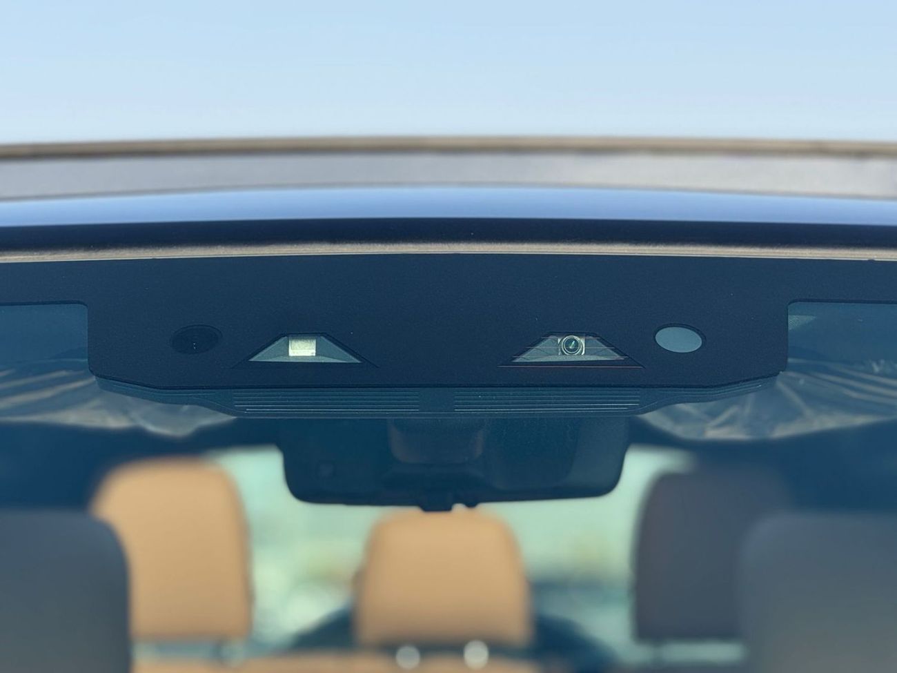 لاند روفر ديفندر Land Rover Defender P400 X-Dynamic SE 2025 2DOORS