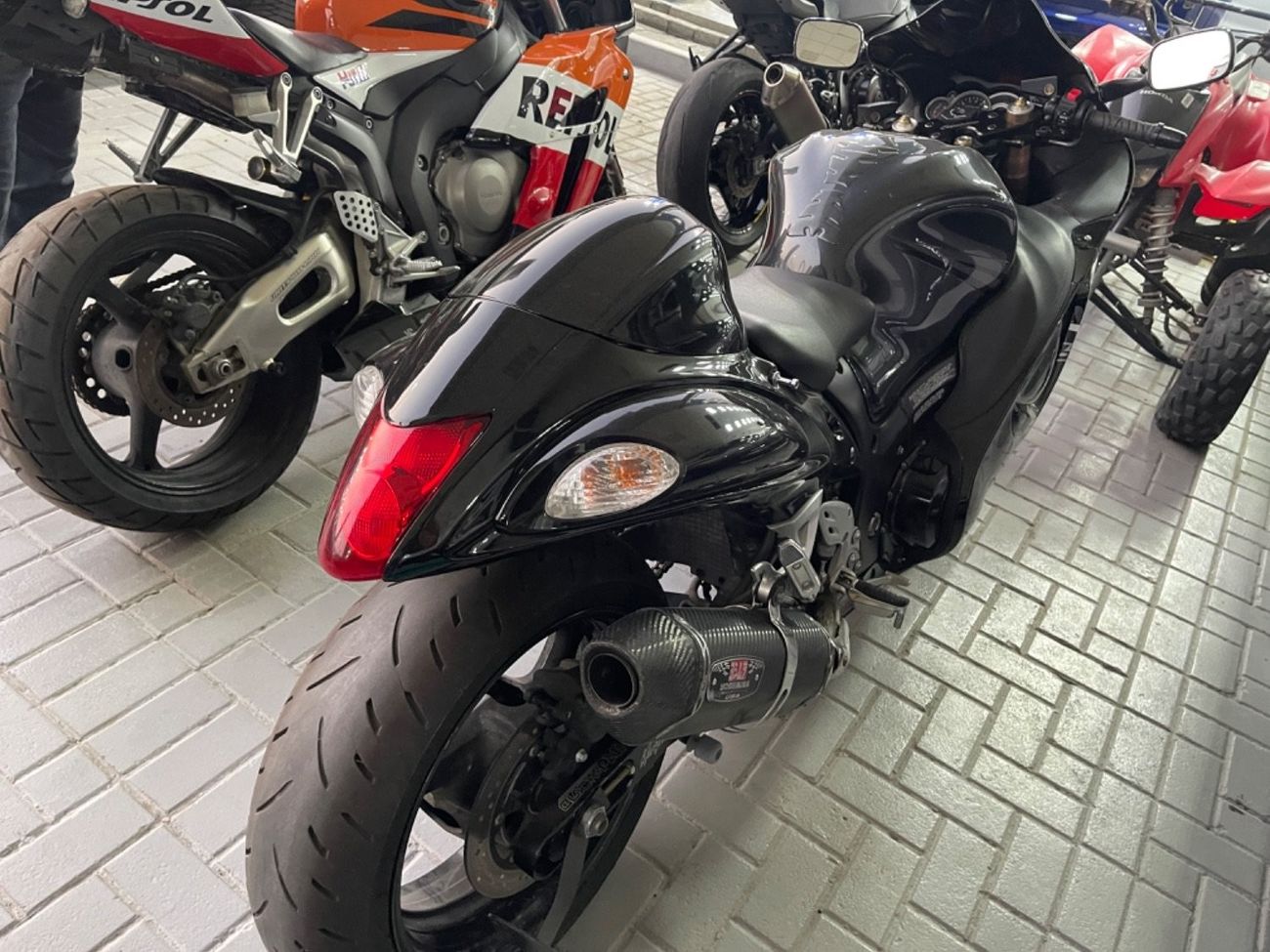 سوزوكي GSX R GSX1300R