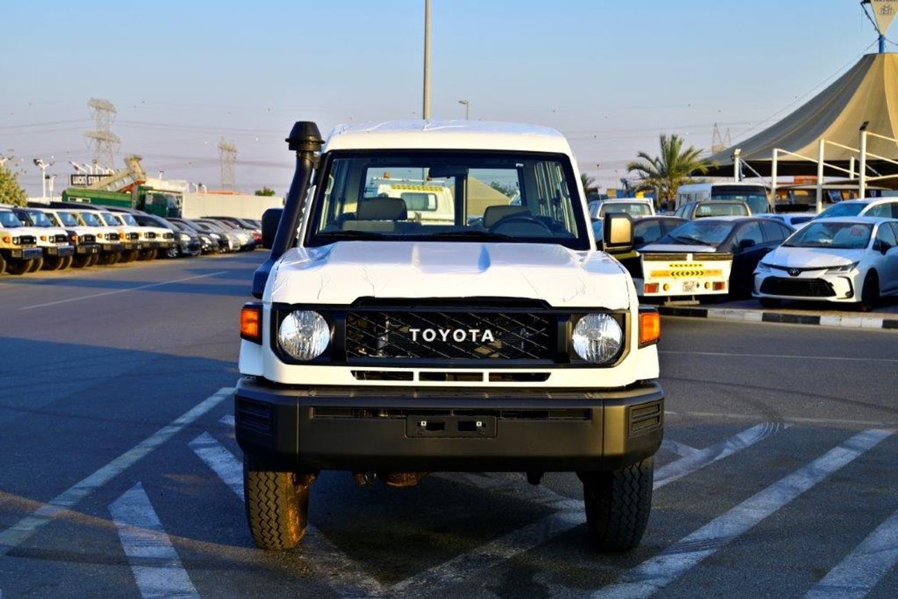 Toyota Land Cruiser 70 78 V6 4.0L 4WD 9-Seater Automatic