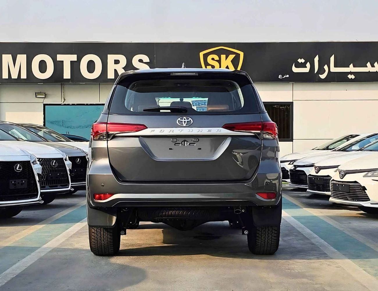 Toyota Fortuner 2.4L V4 DIESEL / MANUAL A.C / DIFF LOCK / OVER FENDER / MID OPTION 4WD (CODE # FD24B)