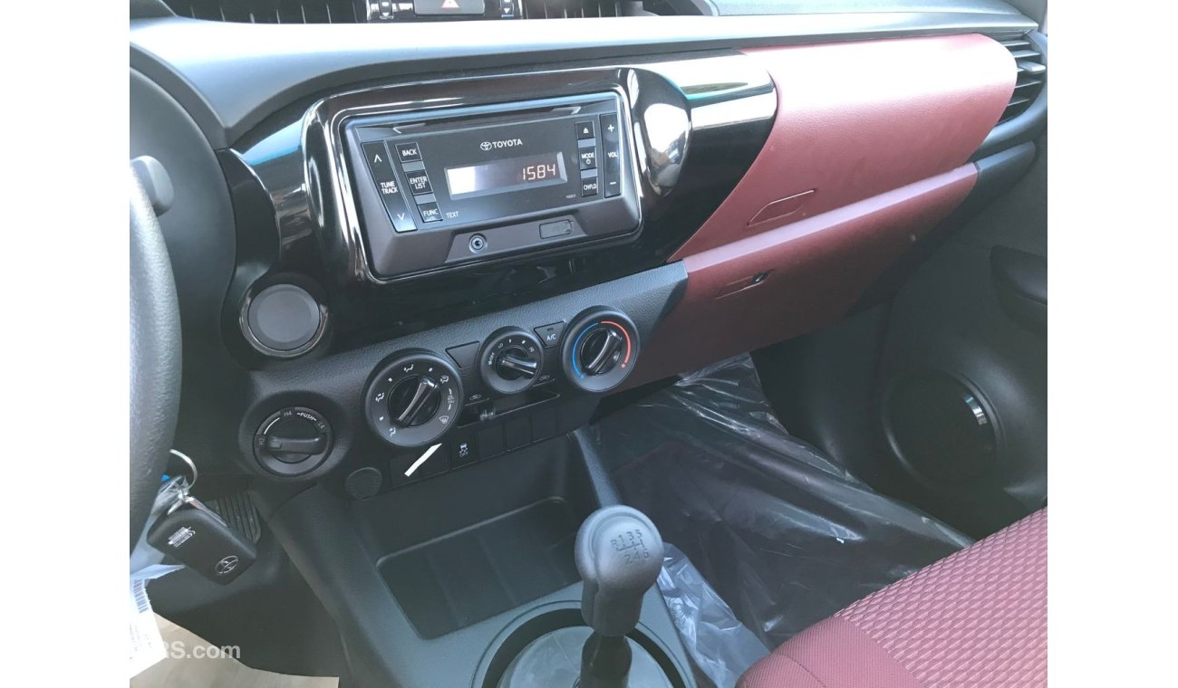 Toyota Hilux S/C 2.4L 4X4 POWER WINDOWS